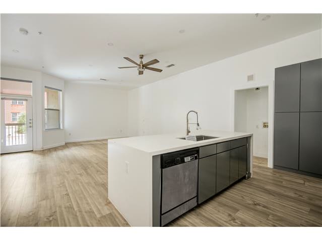 HUD Home — 300 St Joseph Pkwy #101, Houston, TX 77002 - photo 3