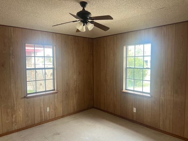 HUD Home — 901-903 W 24th St, Mission, TX 78574 - photo 4