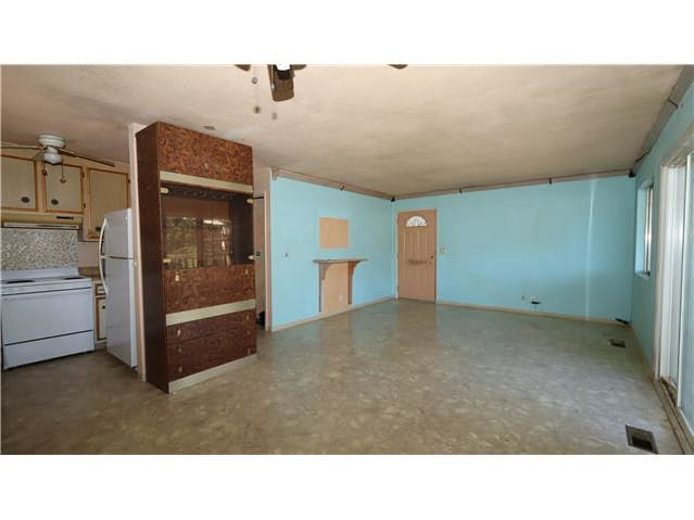 HUD Home — 13180 Ebb Tide Vlg, Clearlake Oaks, CA 95423 - photo 4