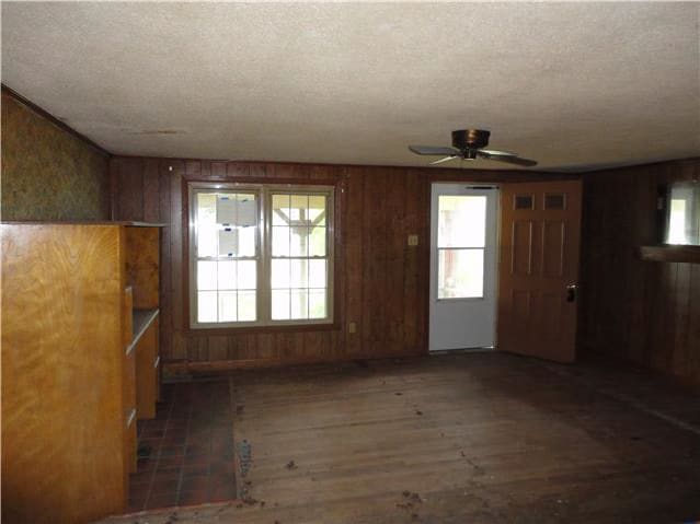 HUD Home — 808 Gayler St, Mountain View, AR 72560 - photo 4