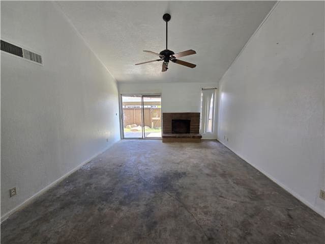 HUD Home — 6338 N Maroa Ave #110, Fresno, CA 93704 - photo 4