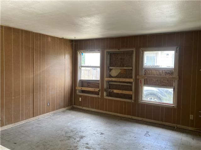 HUD Home — 4818 Franklin Dr, Corpus Christi, TX 78415 - photo 4