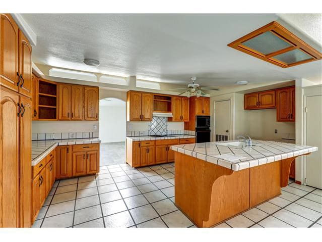 HUD Home — 213 Cavendish Dr, Hemet, CA 92545 - photo 5