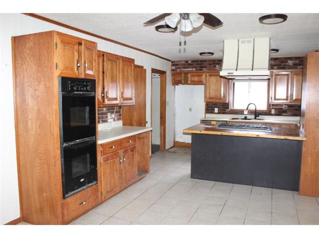 HUD Home — 556 Hydrangea Ave, Orange, TX 77630 - photo 5