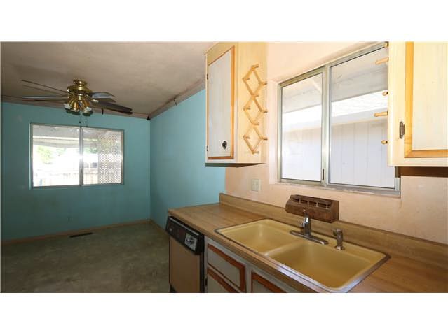 HUD Home — 13180 Ebb Tide Vlg, Clearlake Oaks, CA 95423 - photo 5