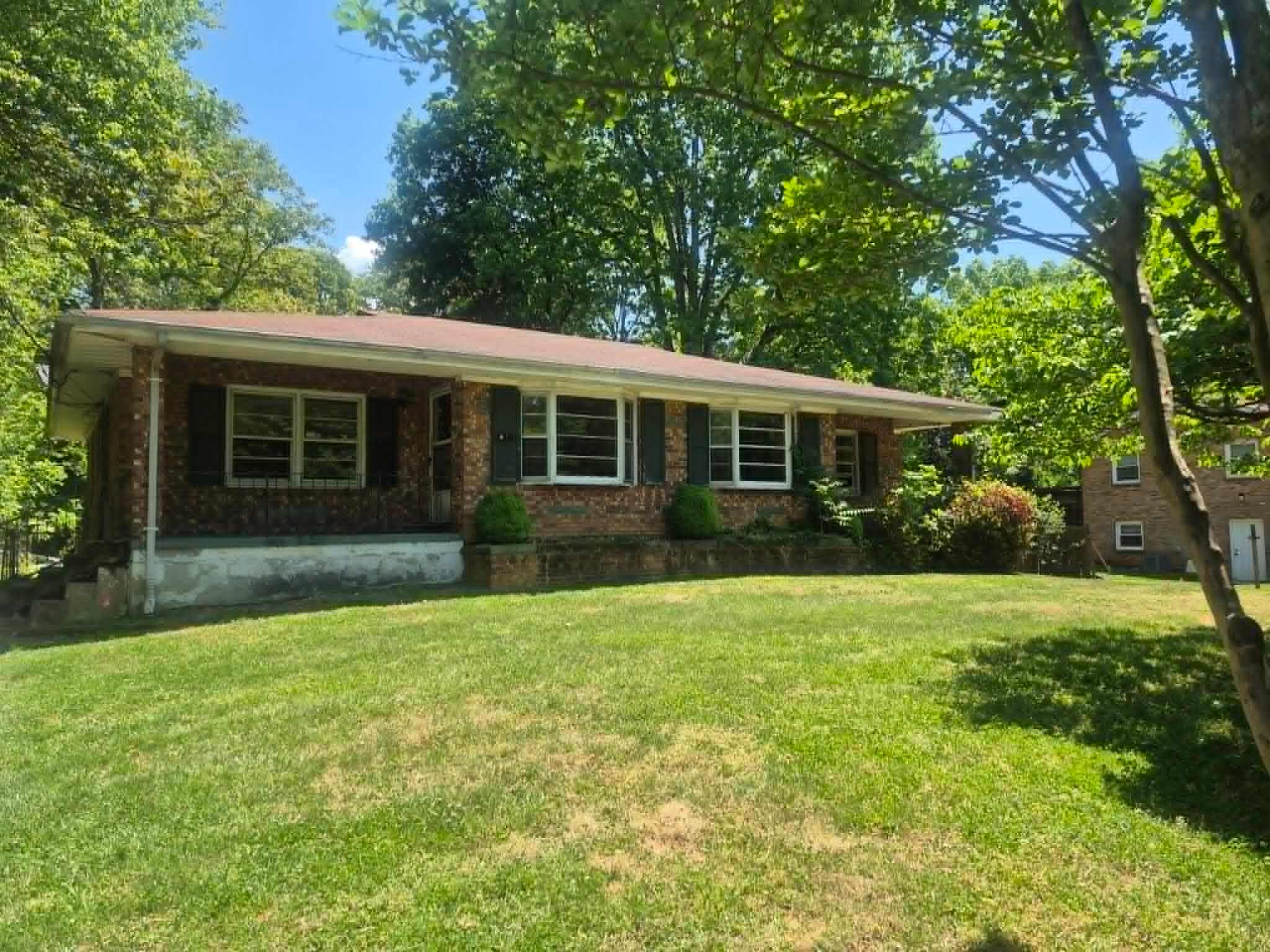 HUD Home — 1004 Aka 1006 Lakeview Dr, Lynchburg, VA 24502 — photo 1
