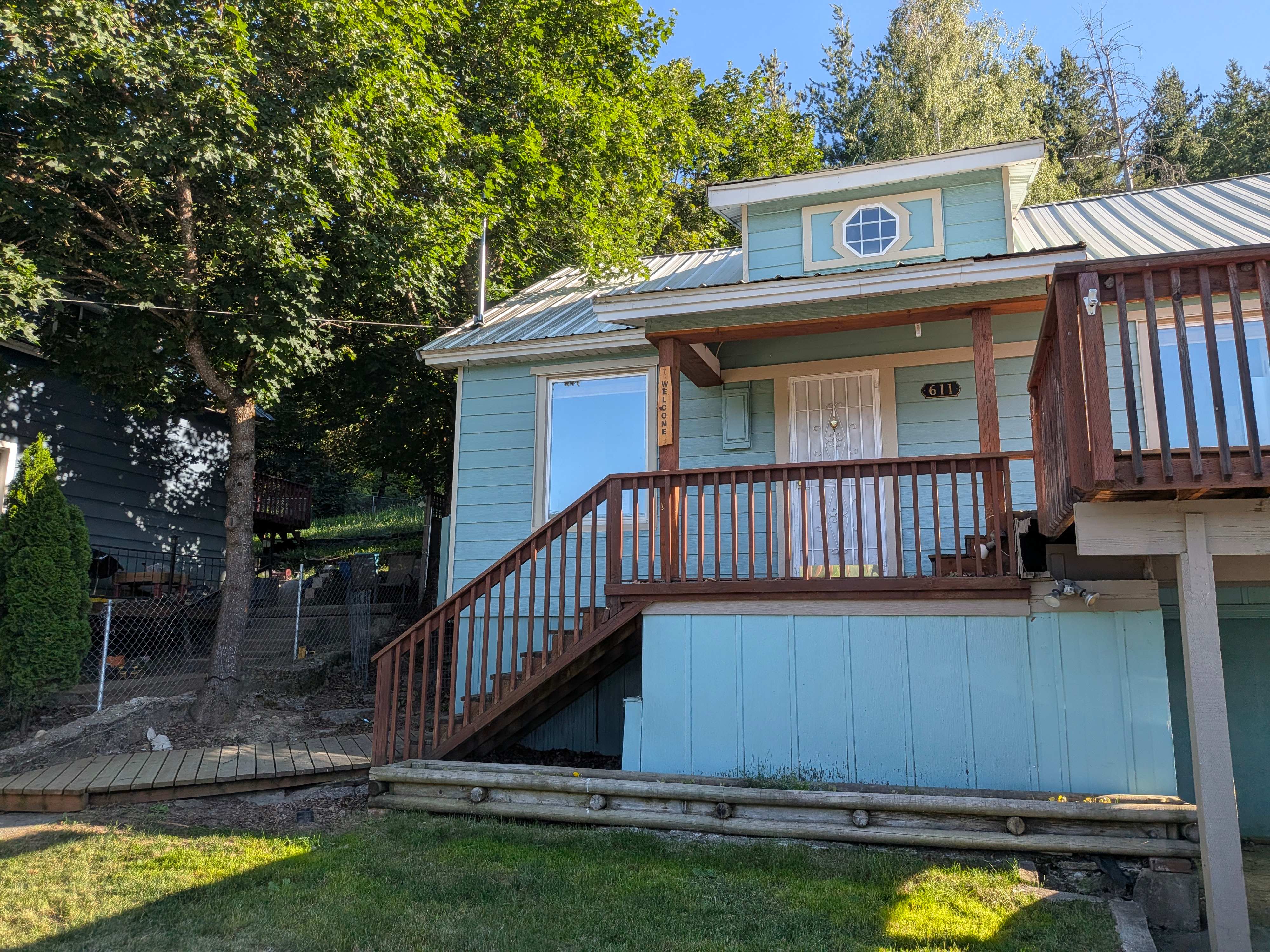 HUD Home — 611 W Park Ave, Kellogg, ID 83837 - photo 1