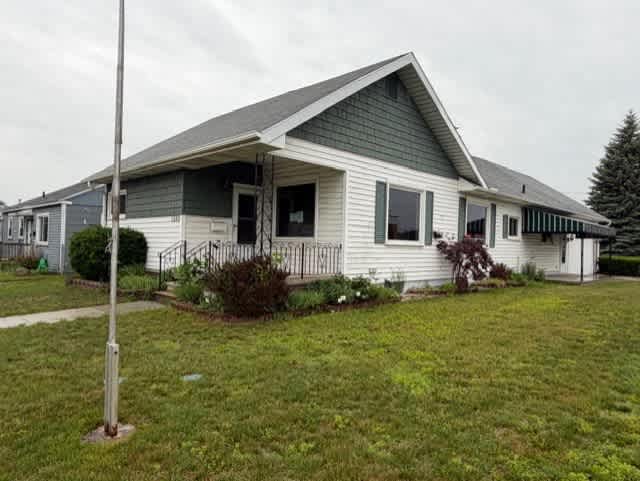 HUD Home — 1303 23rd St, Port Huron, MI 48060 - photo 1