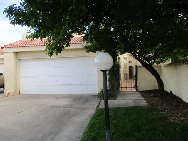 HUD Home — 528 Eastlake Dr SE, Rio Rancho, NM 87124 — photo 1