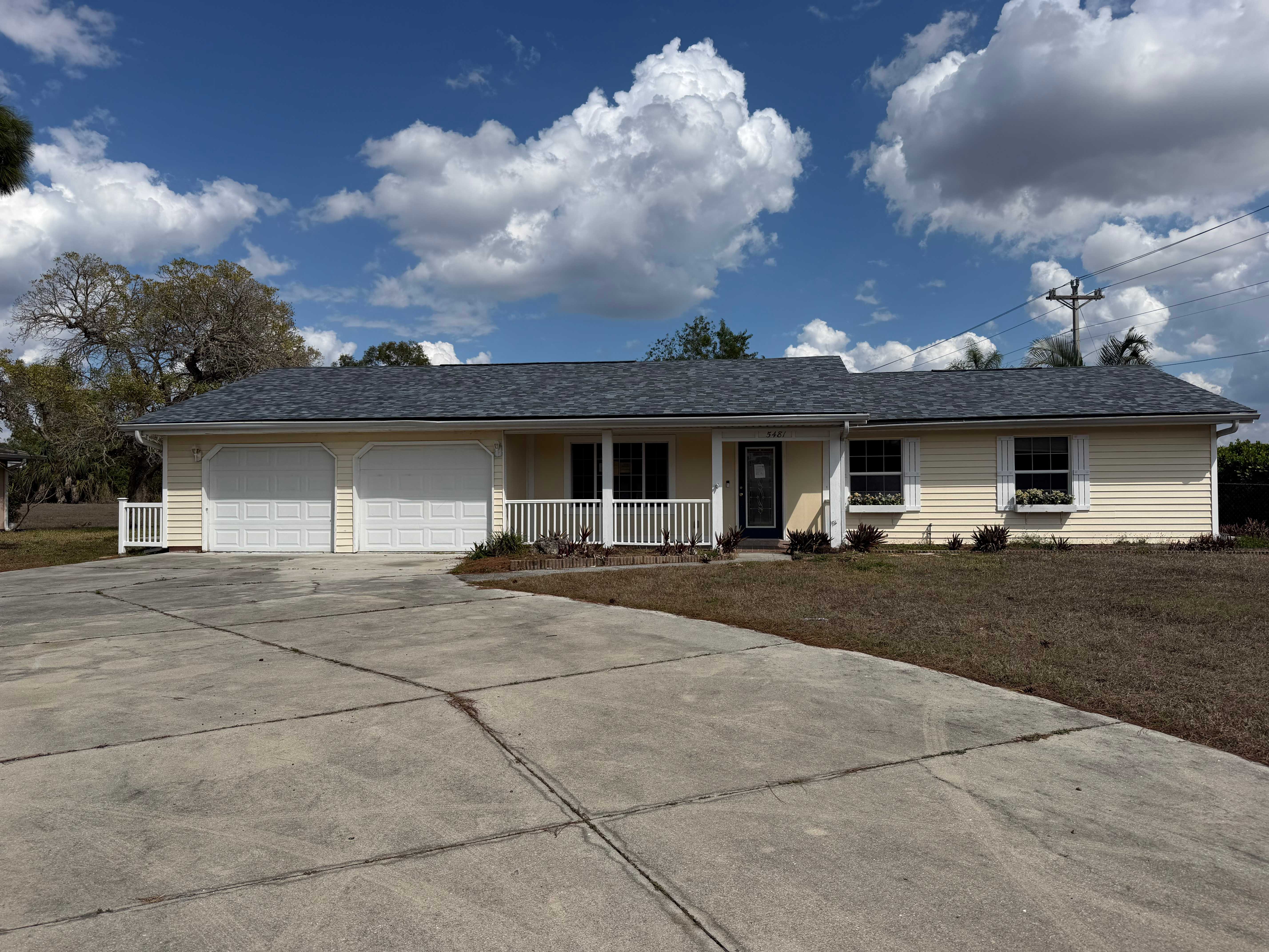 HUD Home — 5481 Burnham Ct, North Fort Myers, FL 33903 - photo 1
