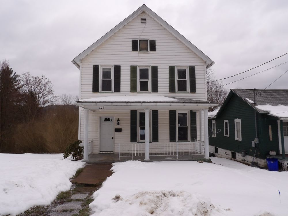 HUD Home — 806 E 4th St, Oil City, PA 16301 — photo 1