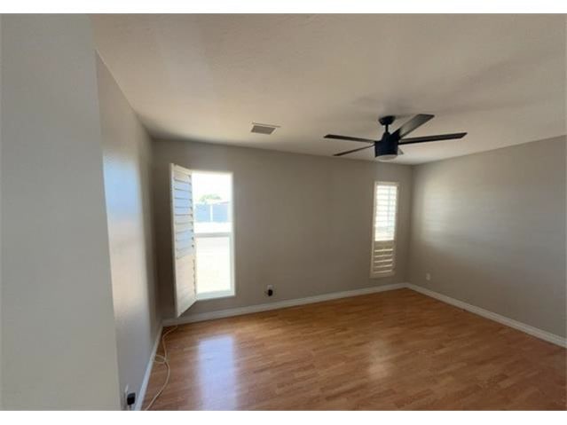HUD Home — 3656 W Windrose Dr, Phoenix, AZ 85029 - photo 5