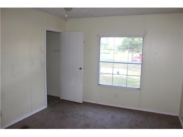 HUD Home — 6097 Dutch Elm Dr, Joplin, MO 64804 - photo 5