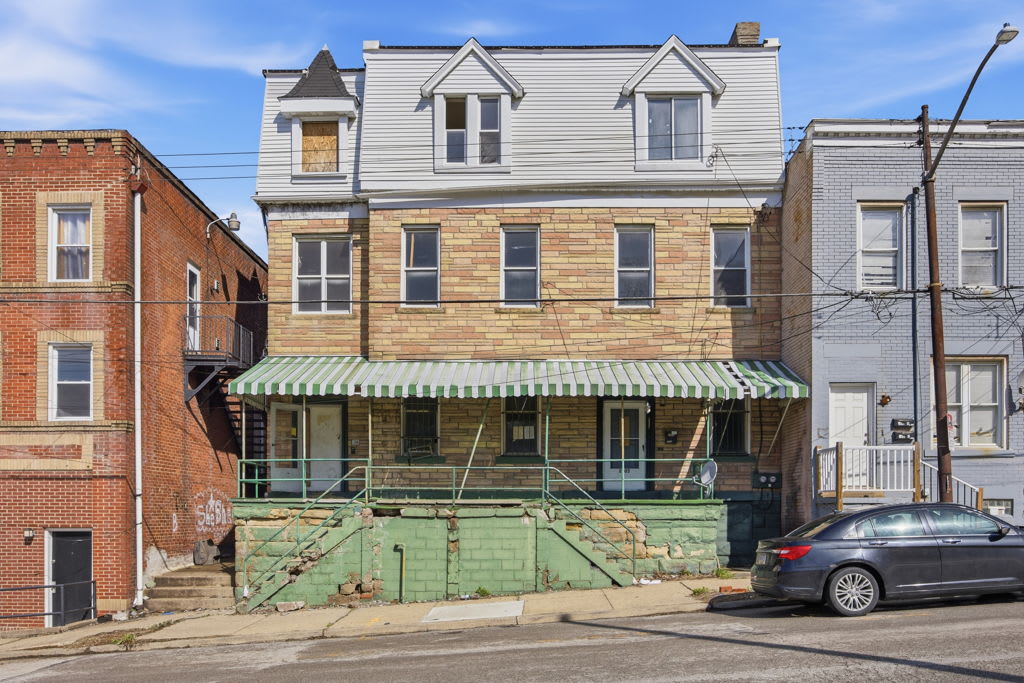 HUD Home — 2803 Wylie Ave, Pittsburgh, PA 15219 — photo 1