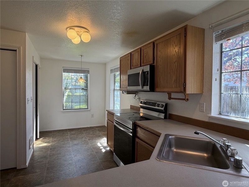 23960 58th Court S D1, Kent, WA 98032 - photo 2