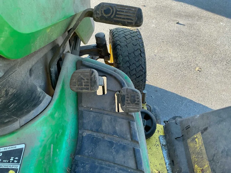 John Deere X380