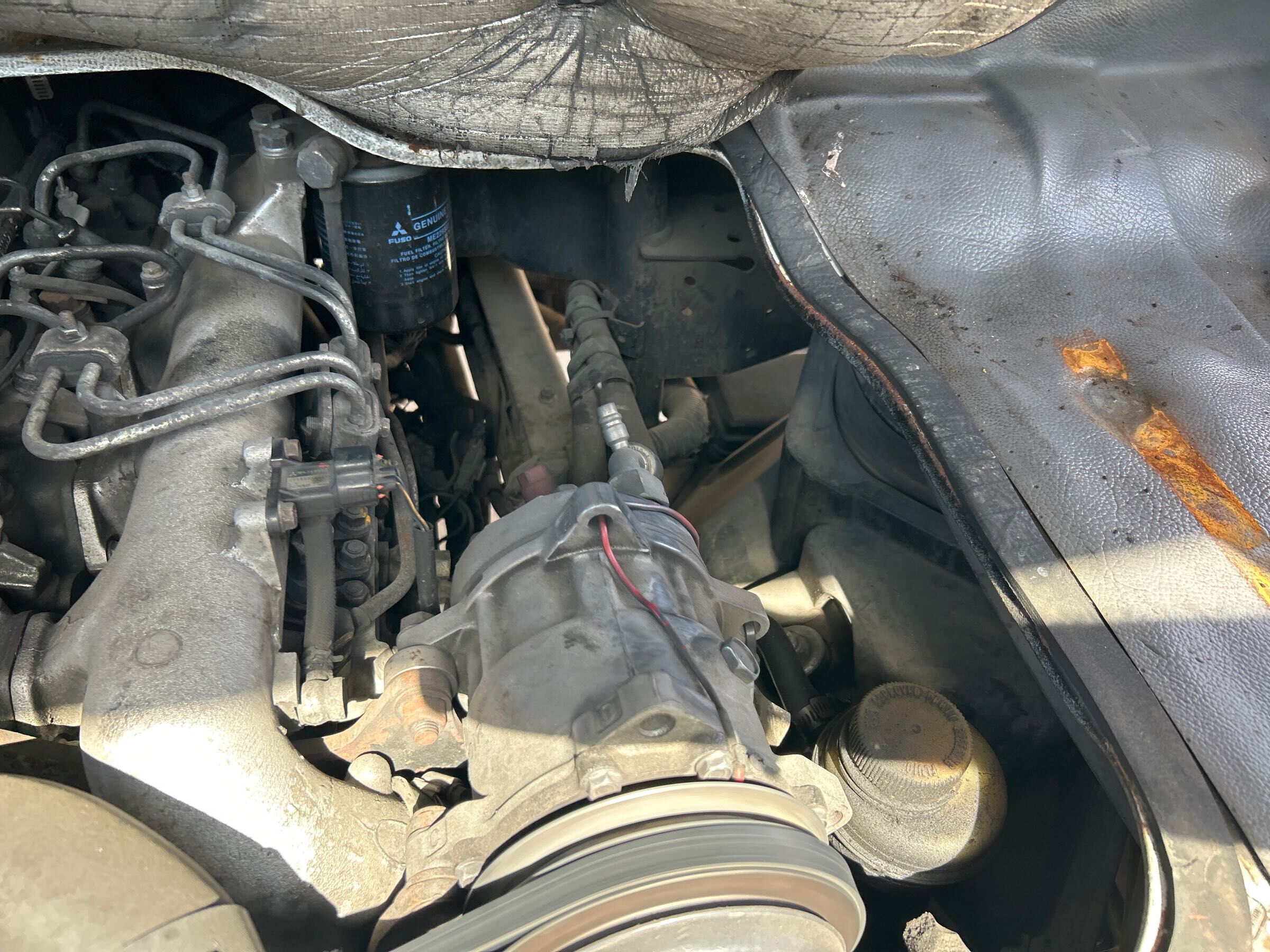 Mitsubishi Fuso Canter 4.0T - photo 1