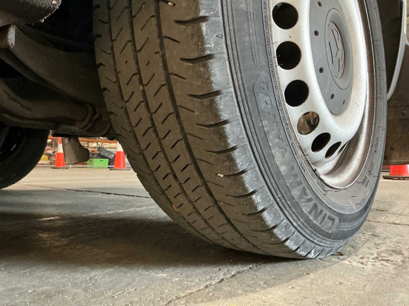 Volkswagen Transporter - photo 1