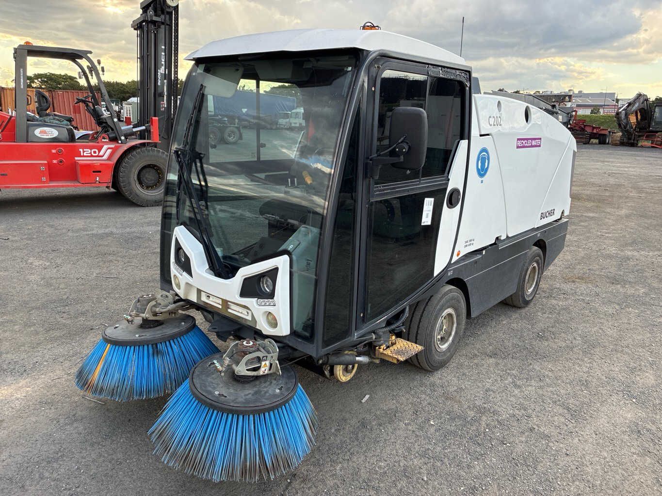 Bucher Municipal C202 - photo 1