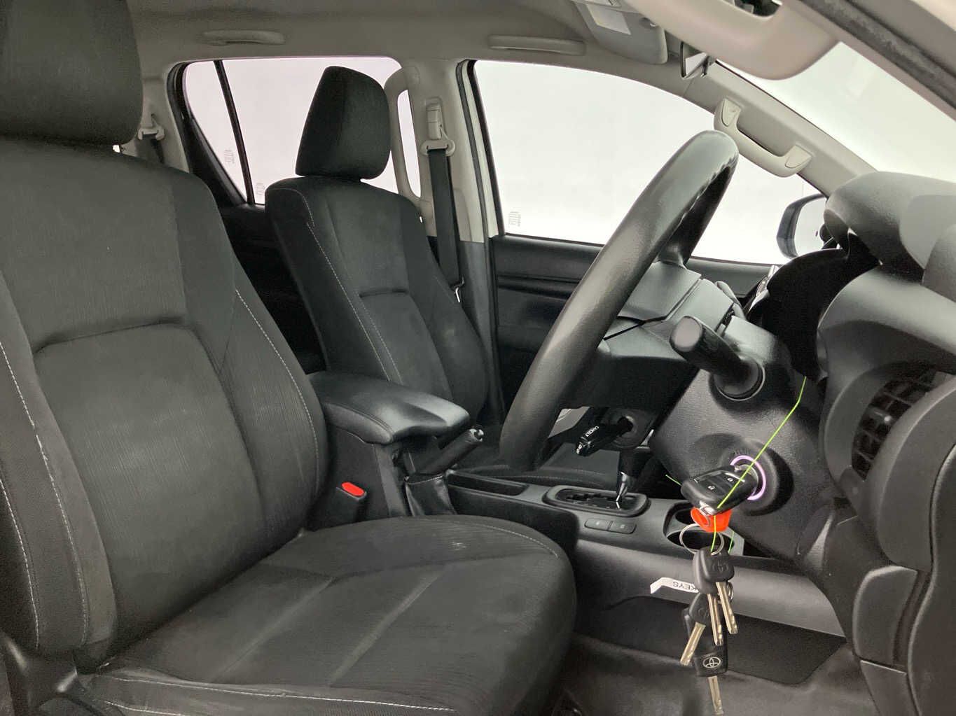 2022 Toyota Hilux - photo 1