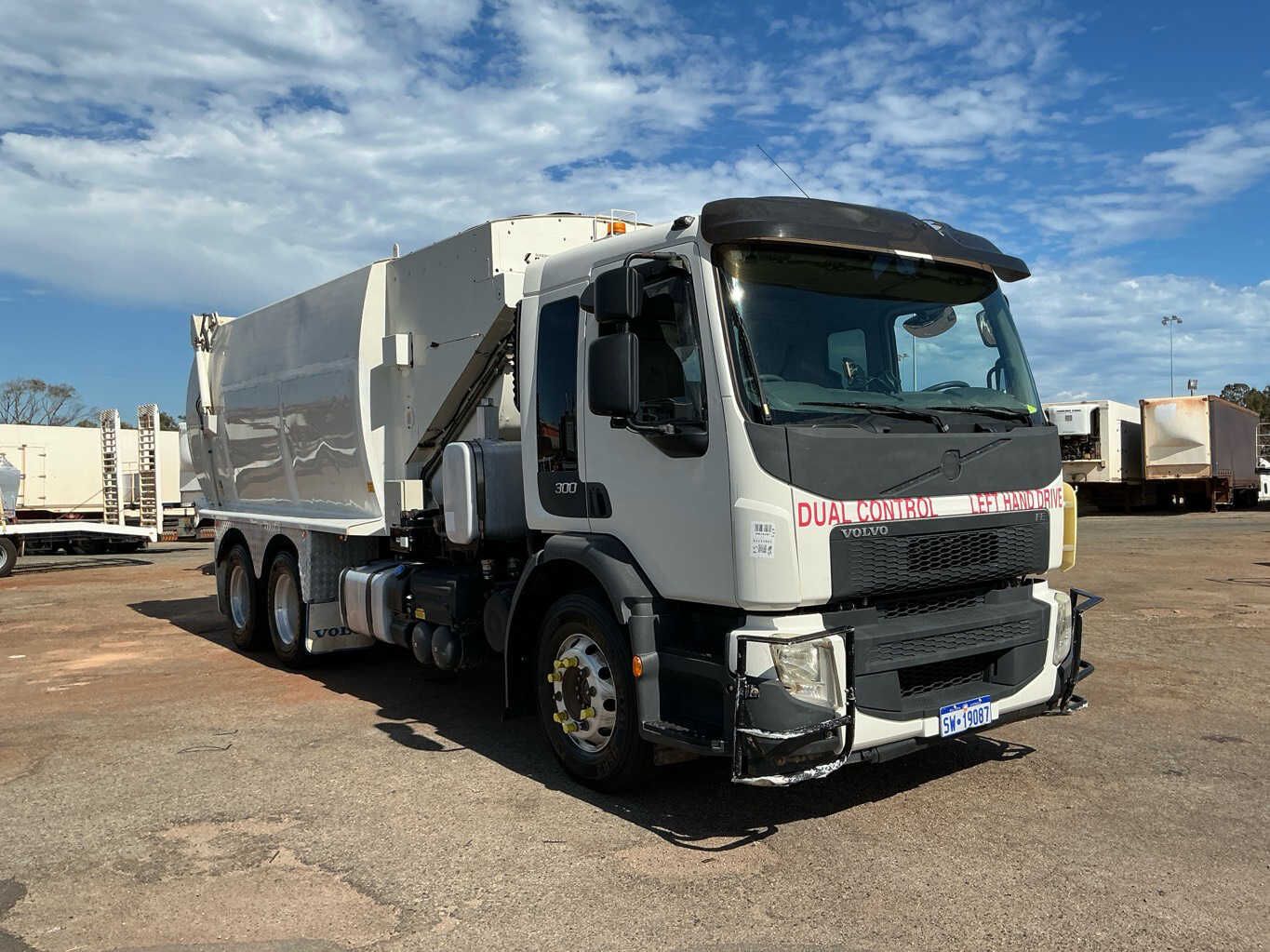 Volvo FE300 - photo 1