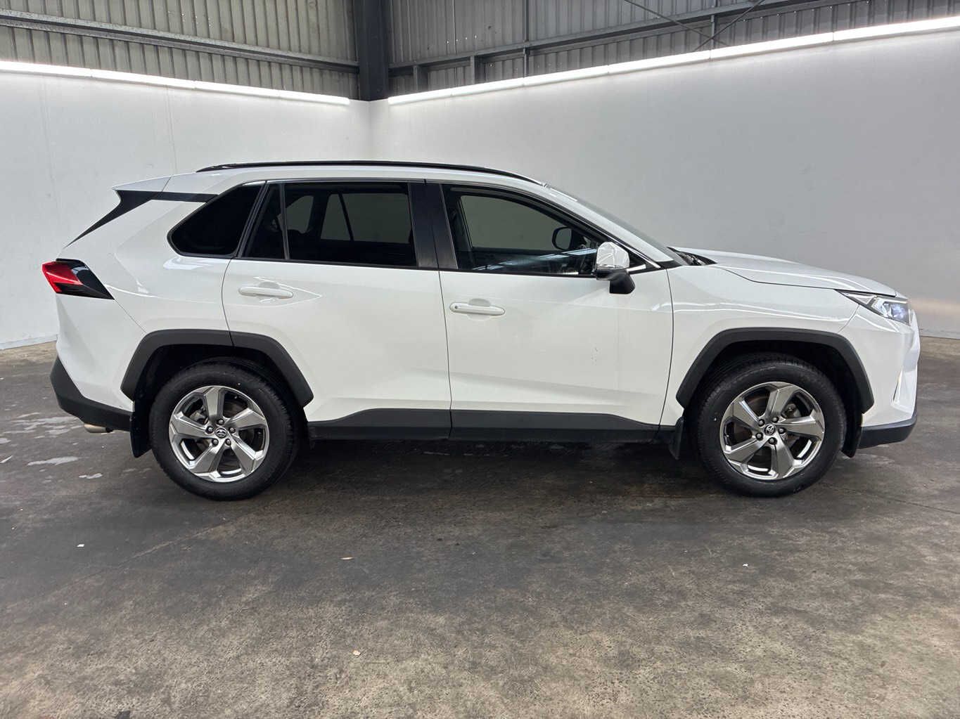 2020 Toyota RAV4 - photo 1