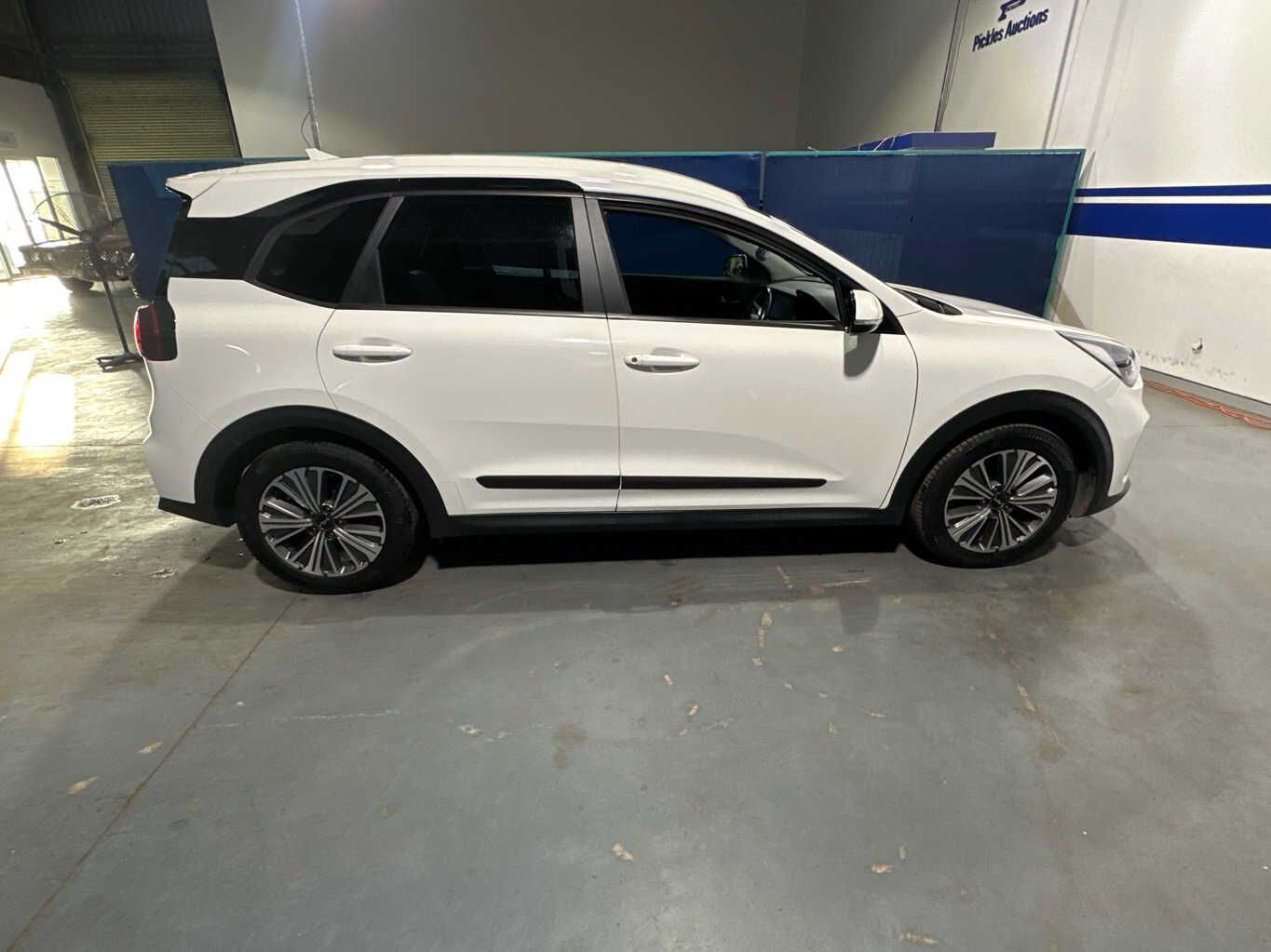 2022 Kia Niro - photo 1