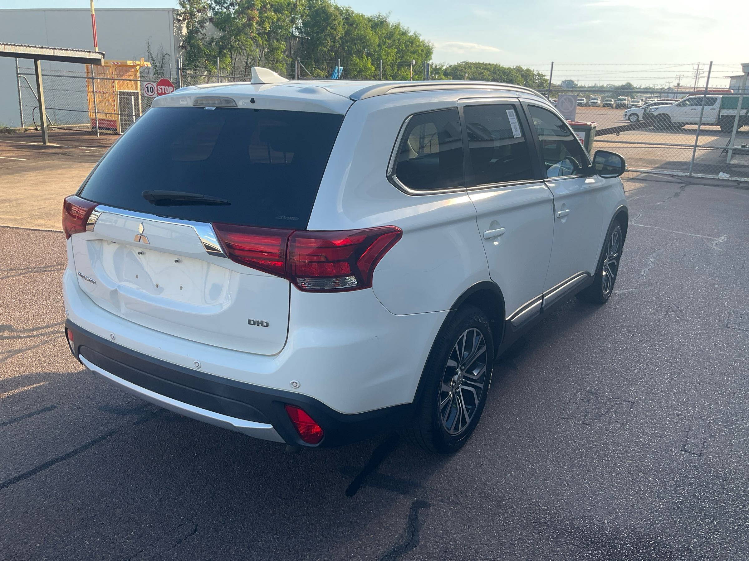 2017 Mitsubishi Outlander - photo 1