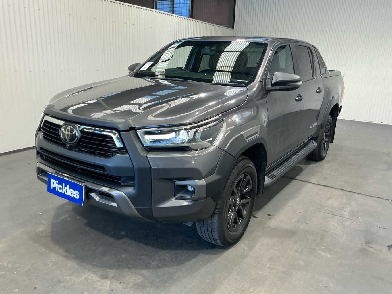 2021 Toyota Hilux - photo 1