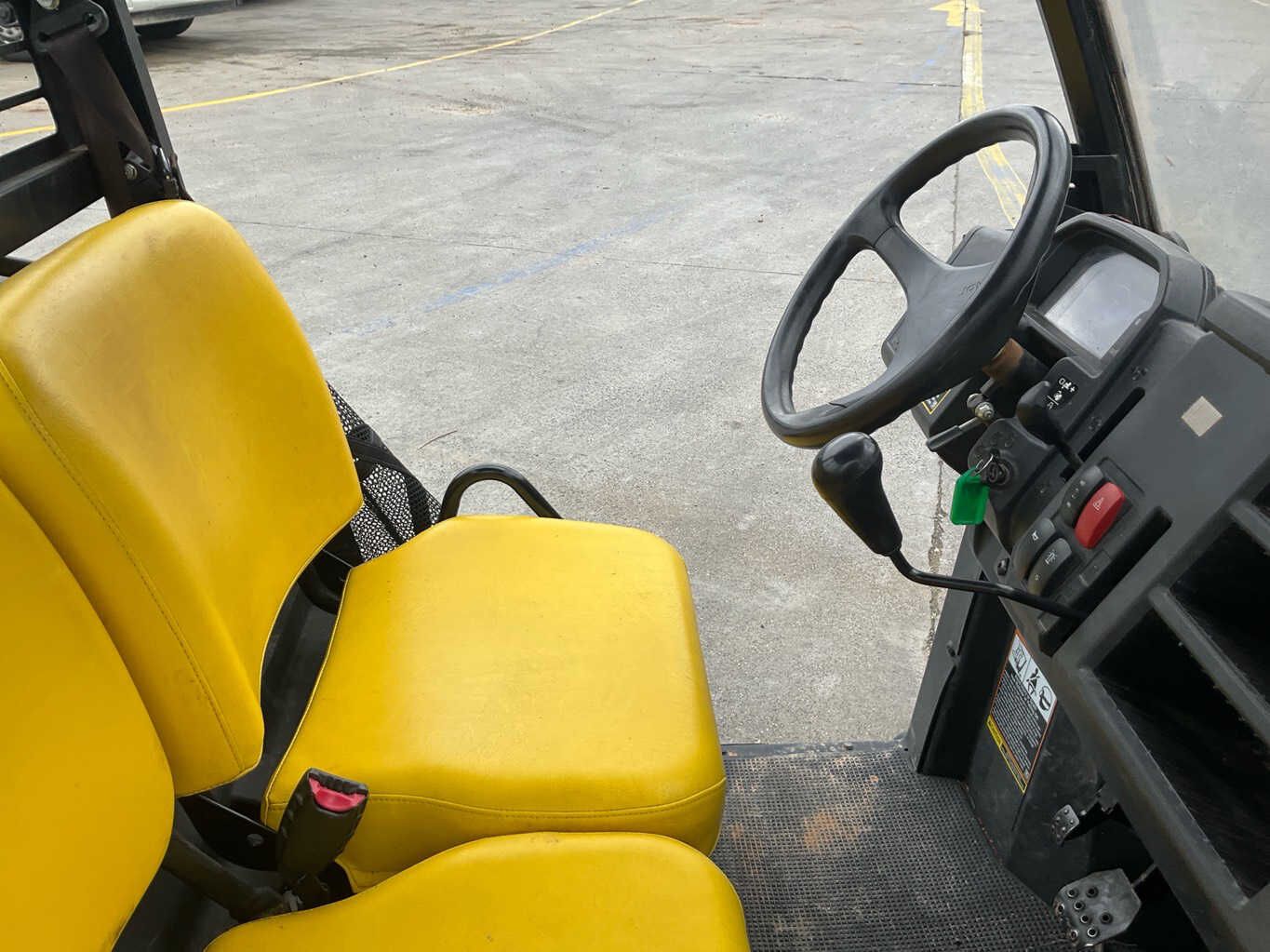 John Deere XUV835M - photo 1