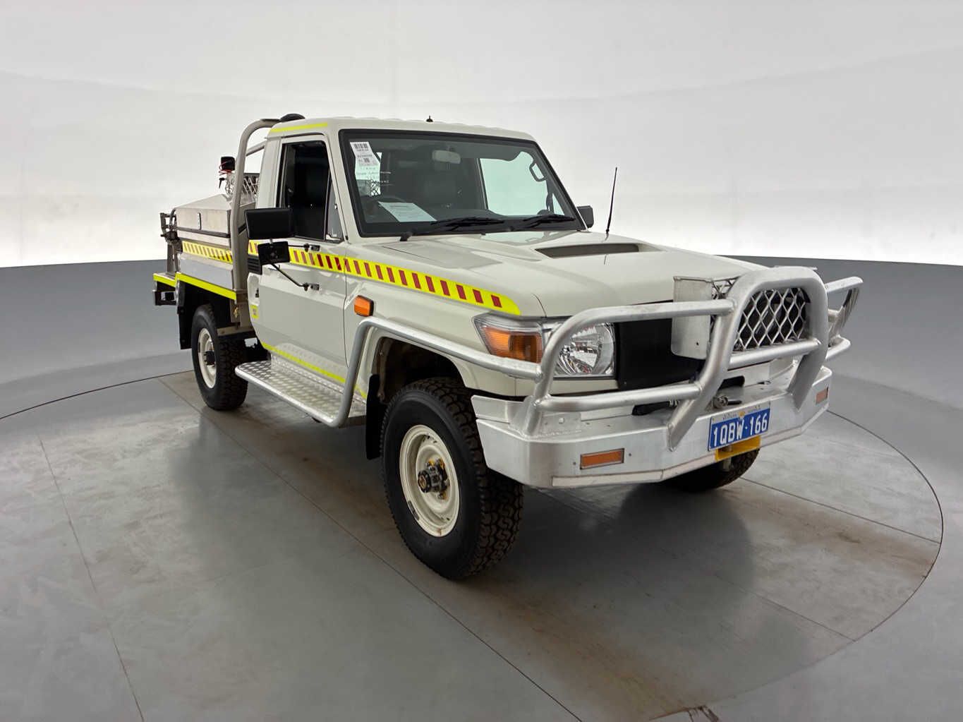 Toyota Landcruiser - photo 1