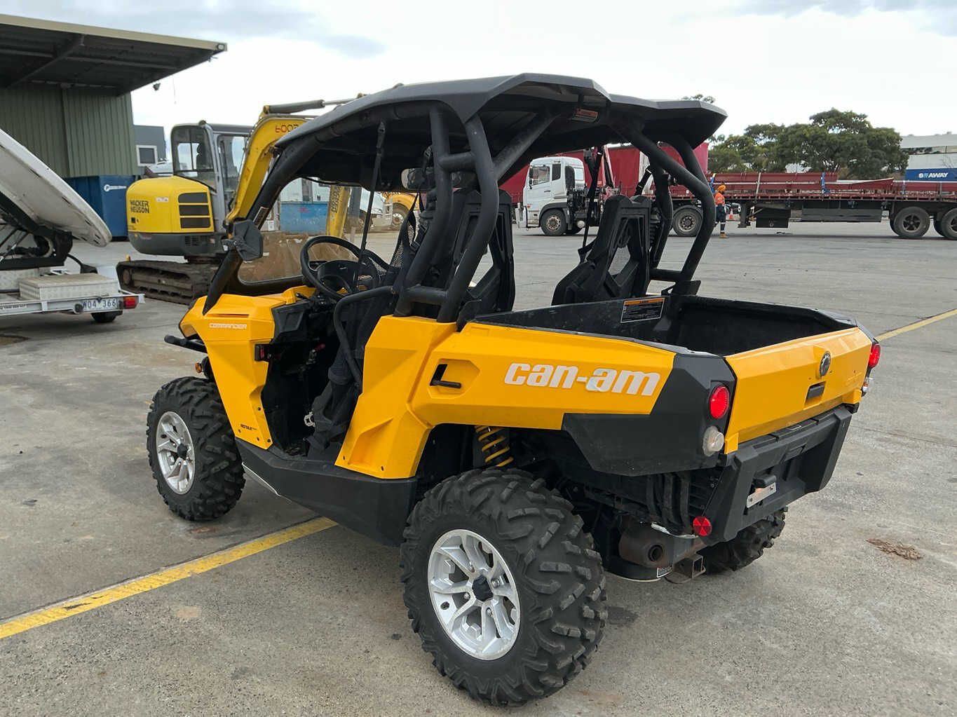 2015 Can-Am Commander 800 - photo 1