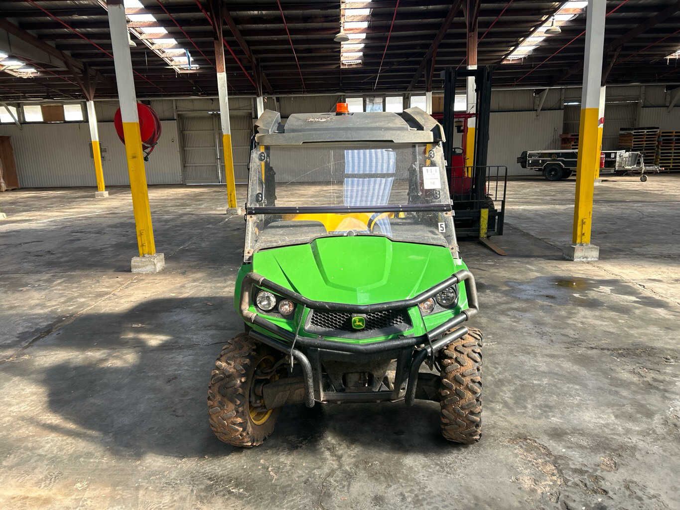 2022 John Deere XUV560E - photo 1