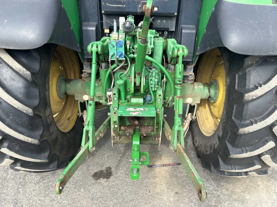 John Deere 6130
