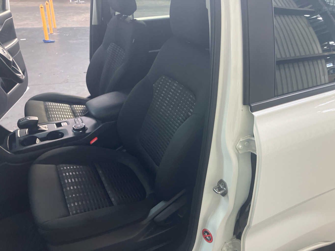 2023 Ford Everest - photo 1