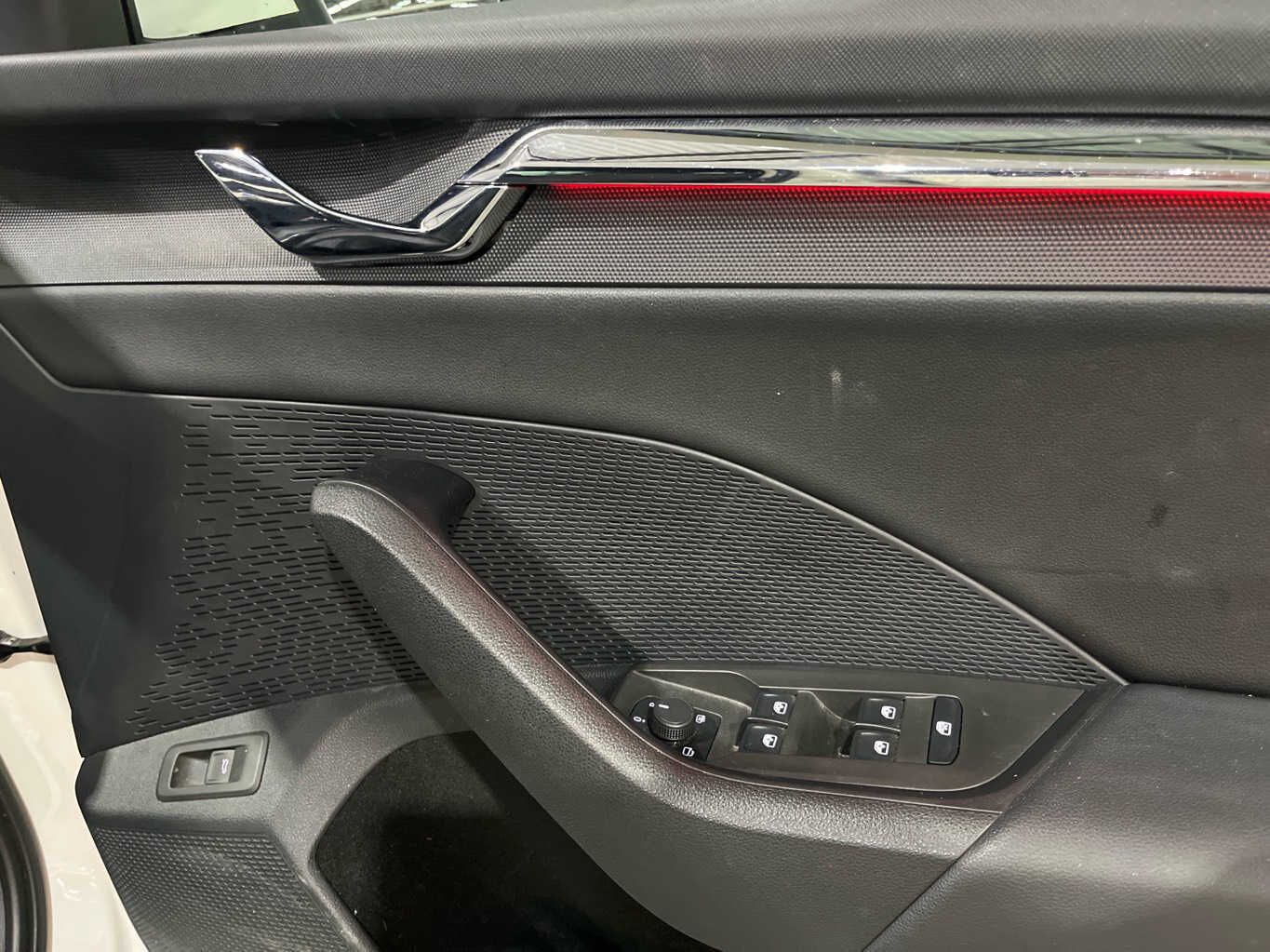 2022 Skoda Octavia - photo 1