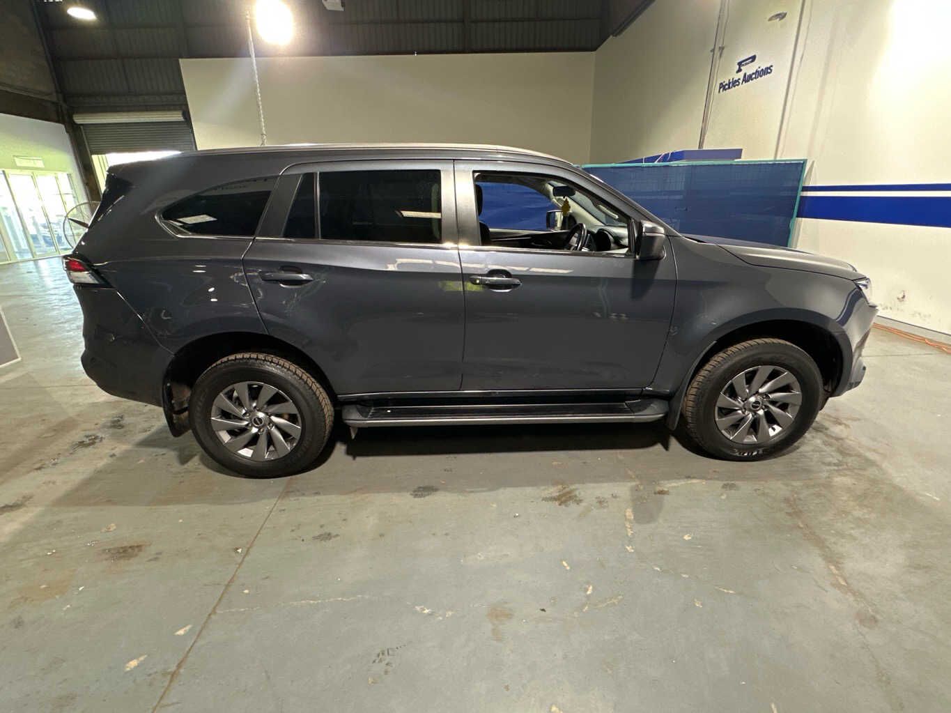 2021 Isuzu MU-X - photo 1