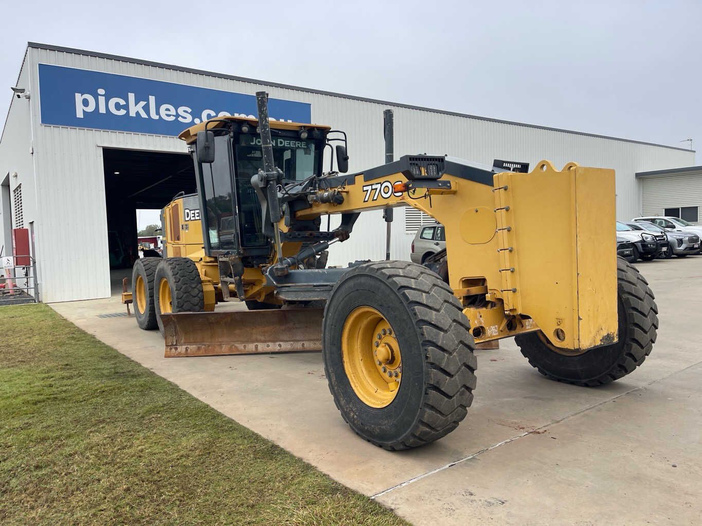John Deere 770G - photo 1
