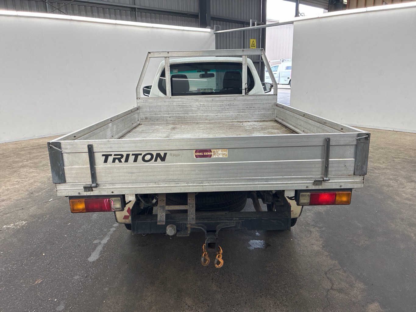 2010 Mitsubishi Triton - photo 1