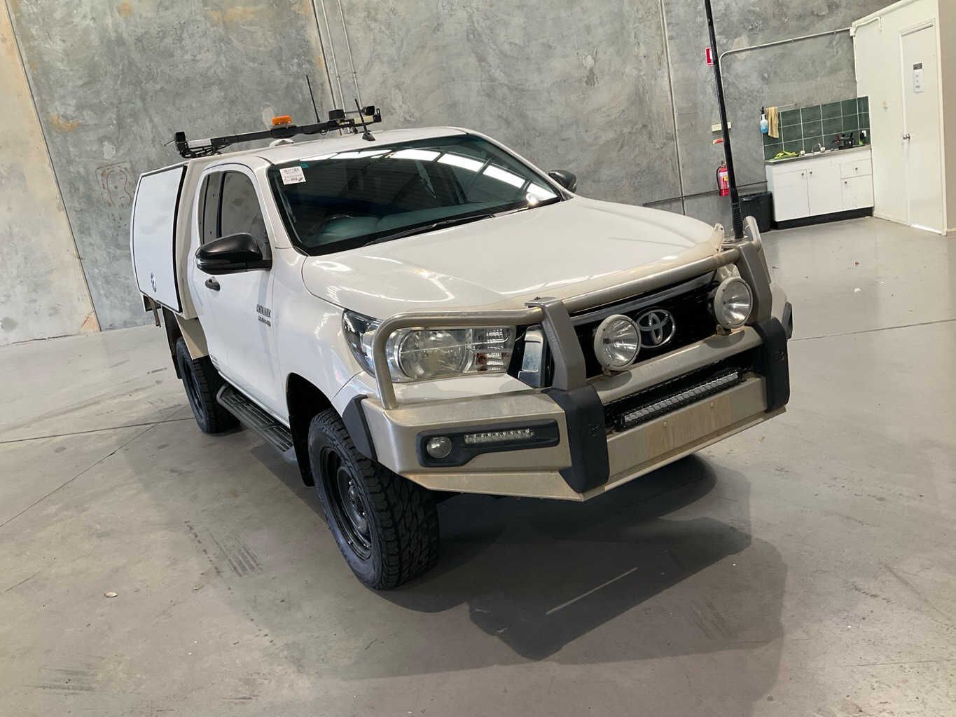 2019 Toyota Hilux - photo 1