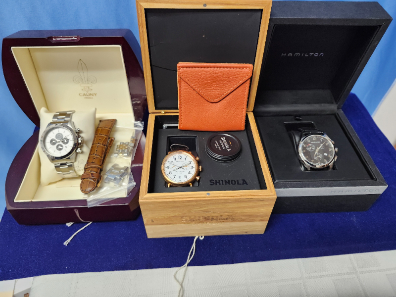 WATCHES 3 EACH — photo 1