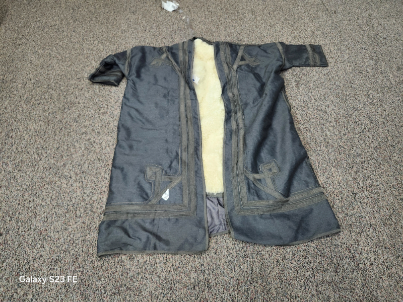 BROWN COAT — photo 1