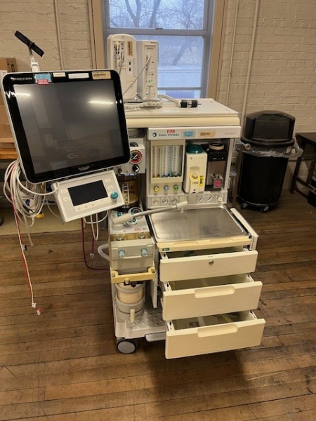 (4) ANESTHESIA CARTS AND COMPONENTS — photo 1