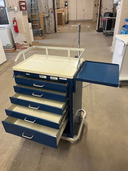 Armstrong Crash Cart — photo 1