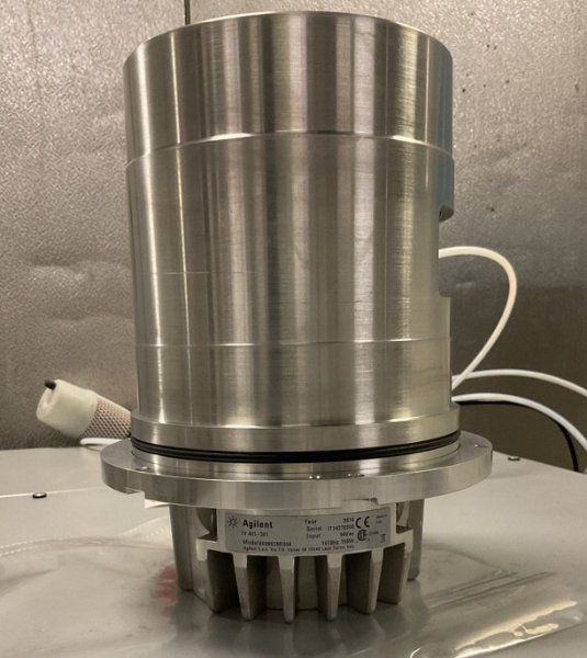Turbomolecular vacuum pump — photo 1