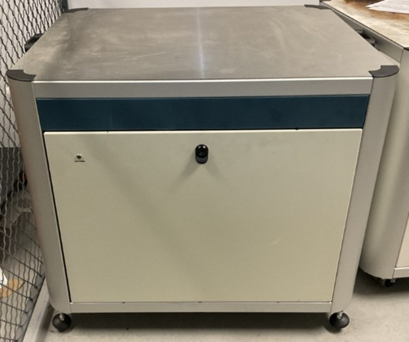 PEAK Benchtop Table — photo 1