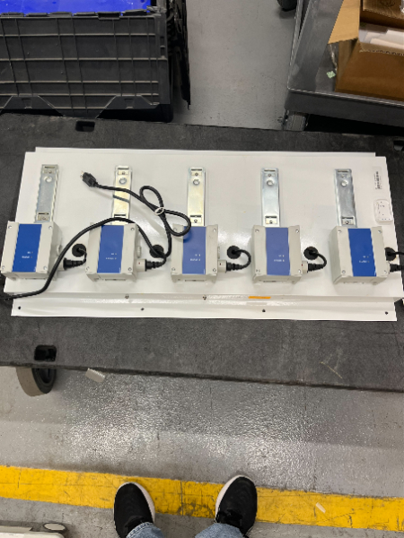 BATTERY CHARGING STATION LIFTSEAT — photo 1