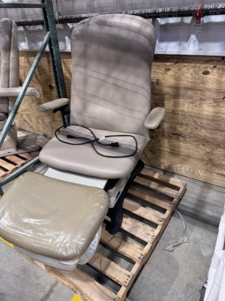 Exam Table — photo 1