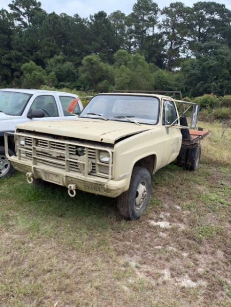 1985 Chevrolet D30 — photo 1