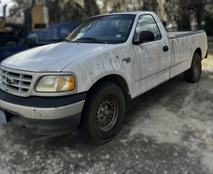 1999 Ford F150 — photo 1